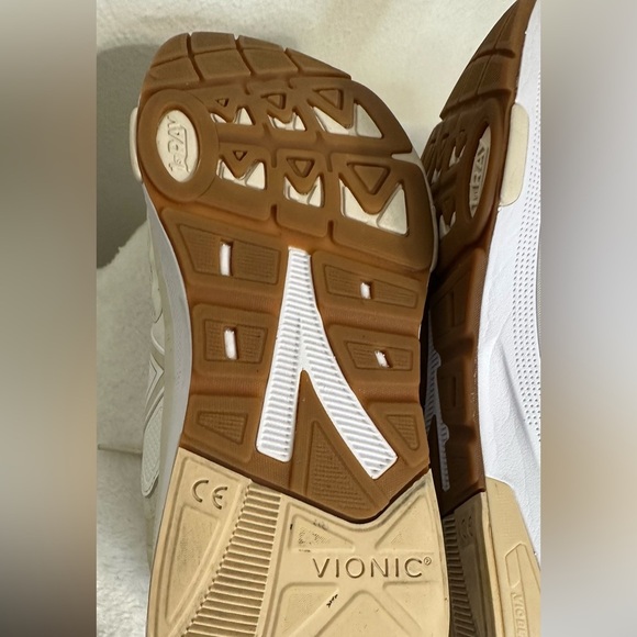 Vionic Women’s Walk Strider White and Cream walking Shoes with Mesh Support - Picture 12 of 14